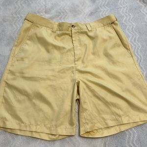 Windham Point Yellow Men’s Golf Shorts
Size 36”